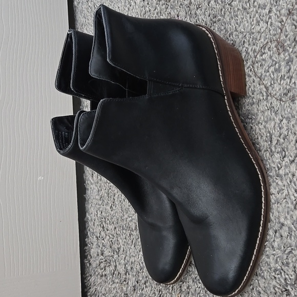 Cole Haan Black Ankle Booties with Stack Heel Size 7.5B - Picture 3 of 11